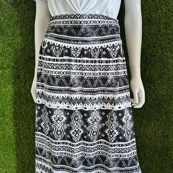 Joe B Knit Tribal Maxi Skirt - Picture 2 of 3